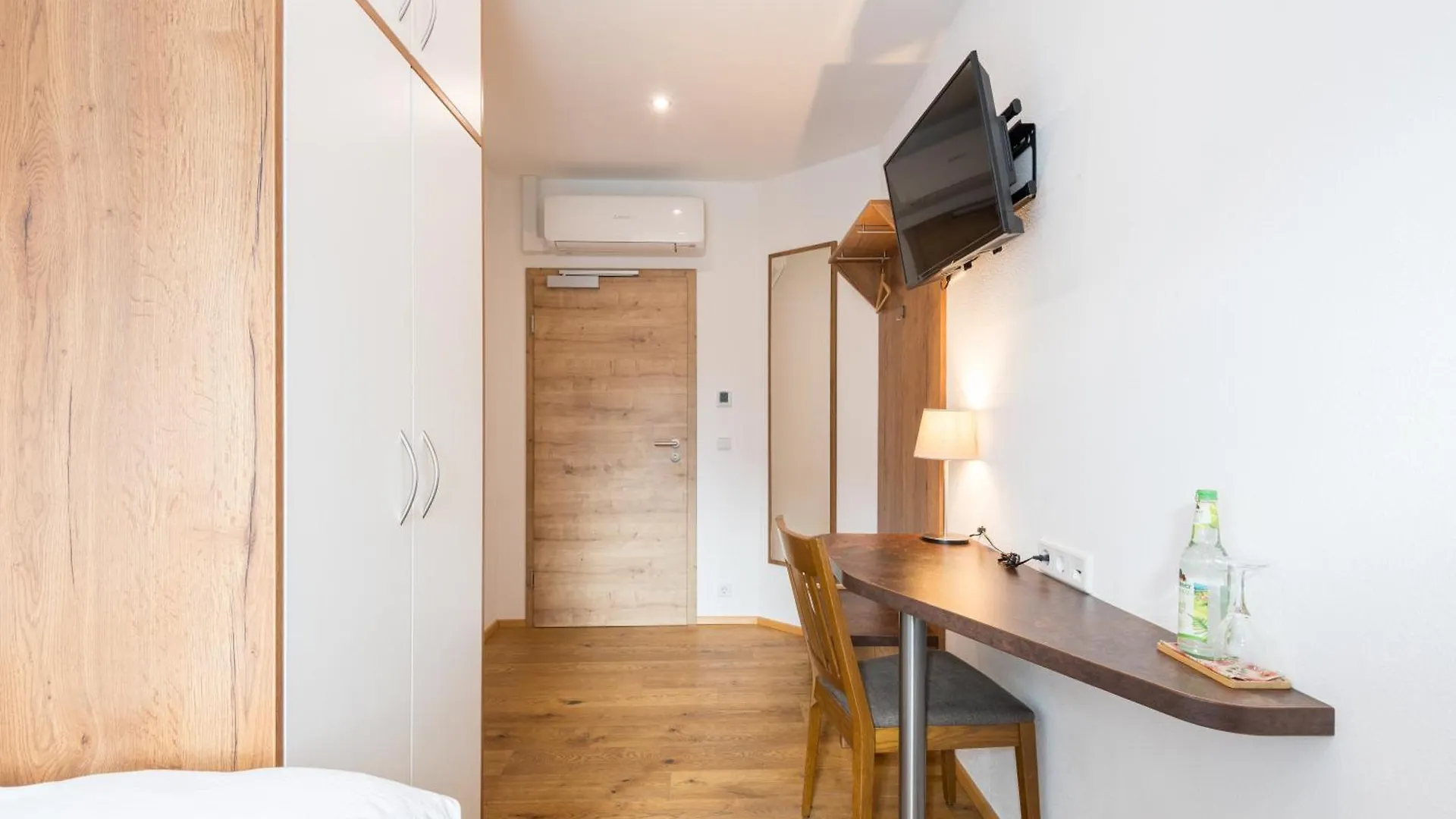 Pension Zum Schrammel Altdorf bei Nuernberg Guest house