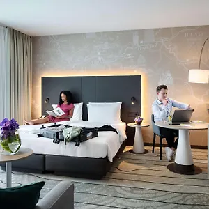 https://hyatt-place-frankfurt-airport.frankfurtammainhotels.com